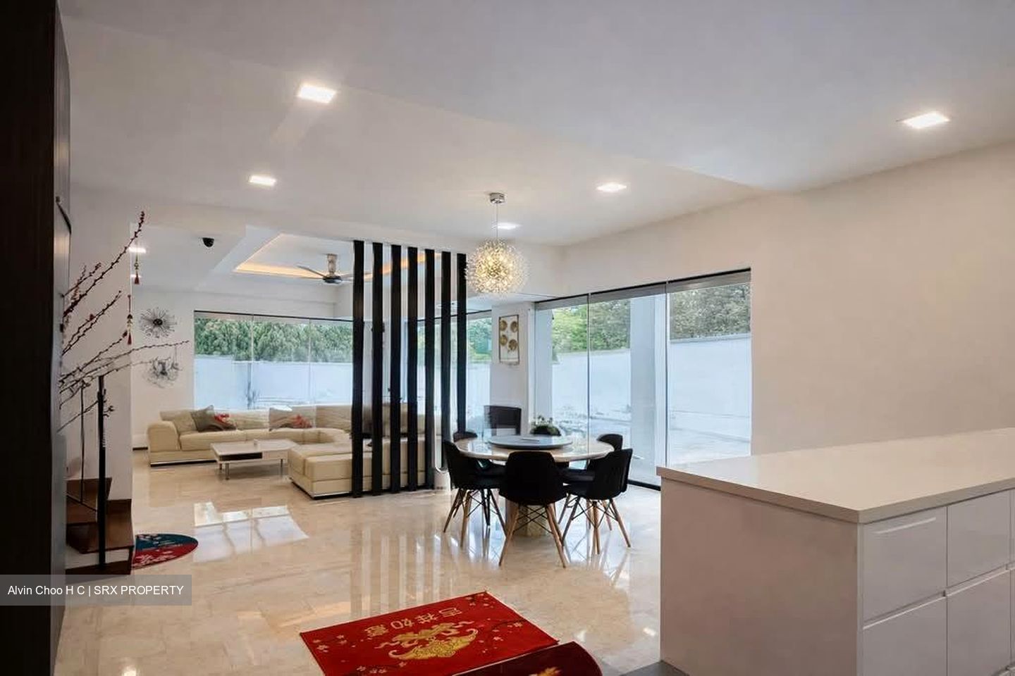 Straits Gardens (D27), Terrace #576802351